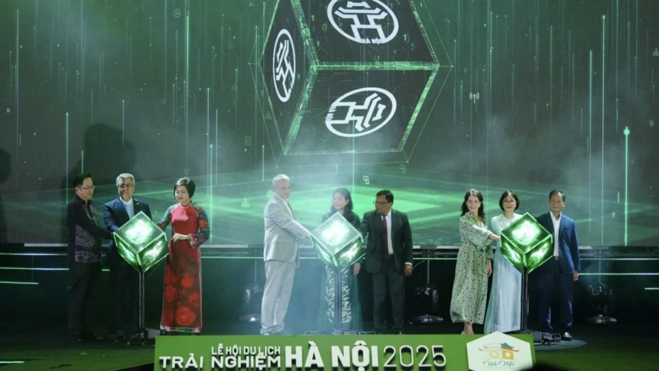 Diverse activities put on for visitors during Hanoi Tourism Festival 2025